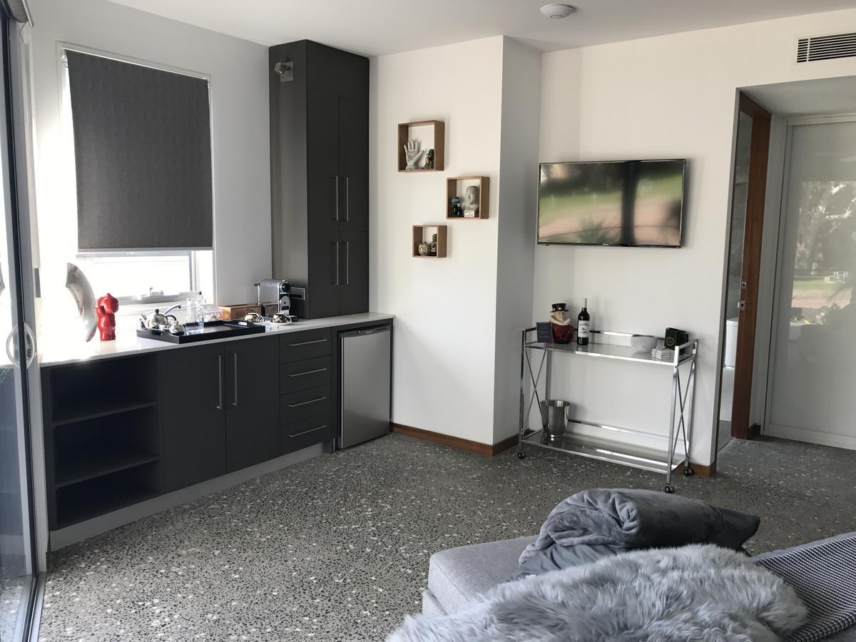 Bulc Boutique Bed & Breakfast Белмонт Экстерьер фото